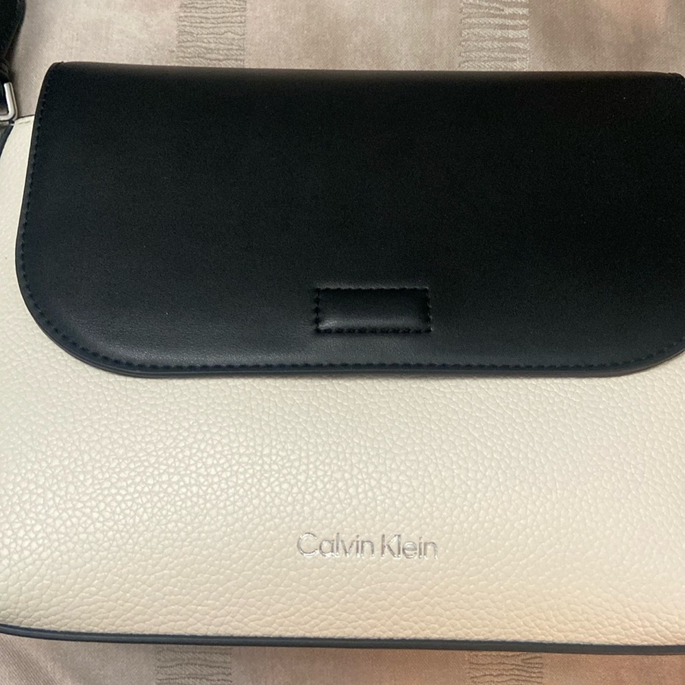 Calvin Klein shoulder or crossbody stunning bag.